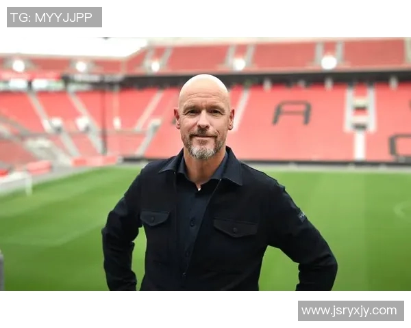 韩国足球球星加盟曼联引关注 他的表现能否为球队带来突破 韩国足球球星加盟曼联引关注 他的表现能否为球队带来突破